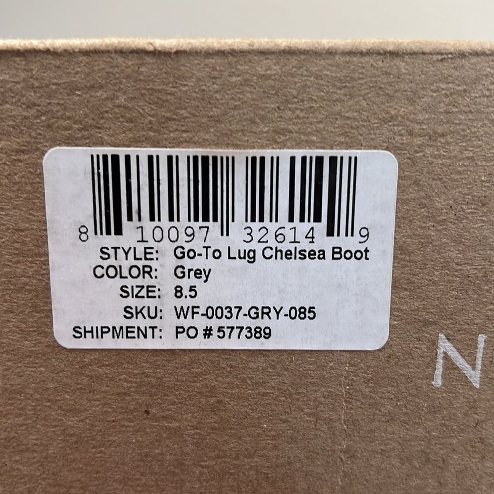 Nisolo Go-To Lug Chelsea Boot 2.0 - Picture 10 of 11